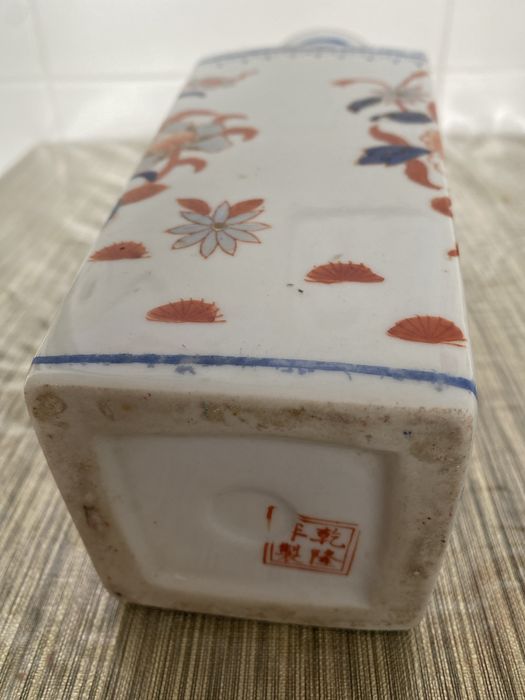Jarrão antigo em porcelana chinesa mandarim, pintado à mão.