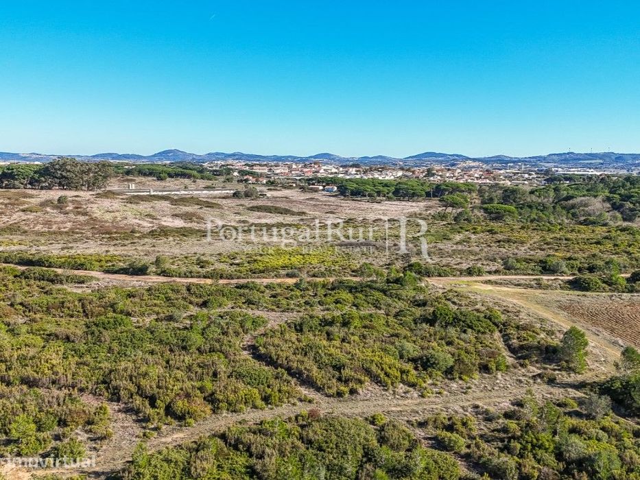 Terreno com 5.500m2 e projecto aprovado para moradia na região de S...