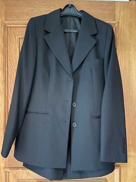 Traje académico feminino (mulher) - Academia Porto