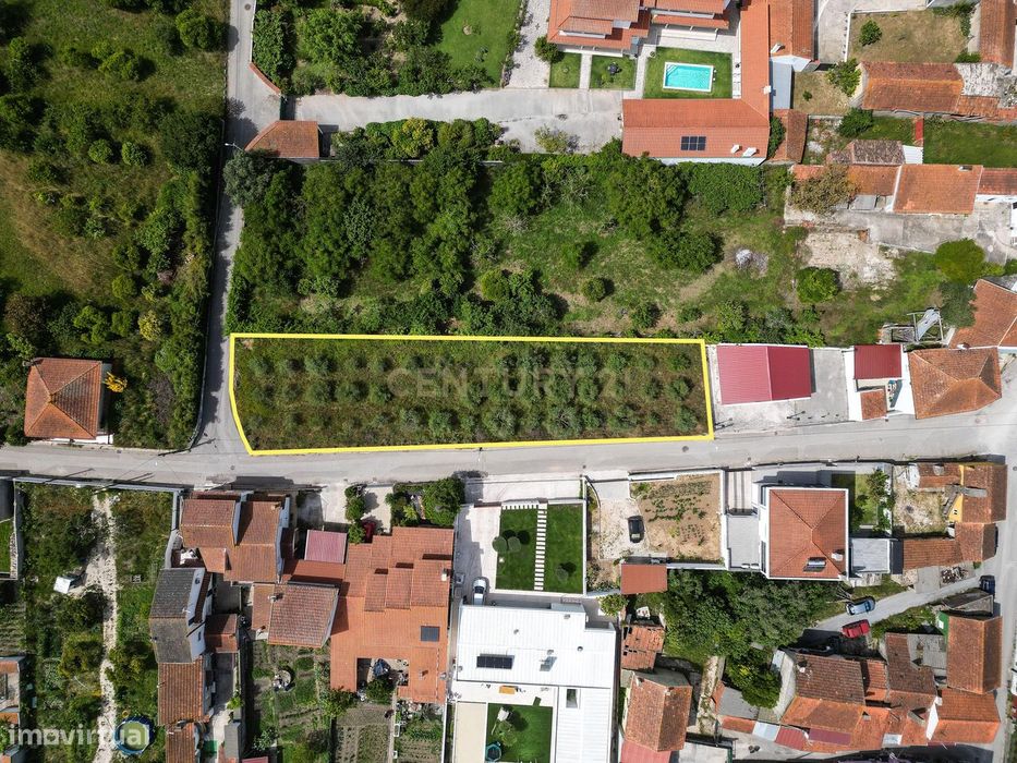Terreno rústico urbanizável para construção de moradia unifamiliar