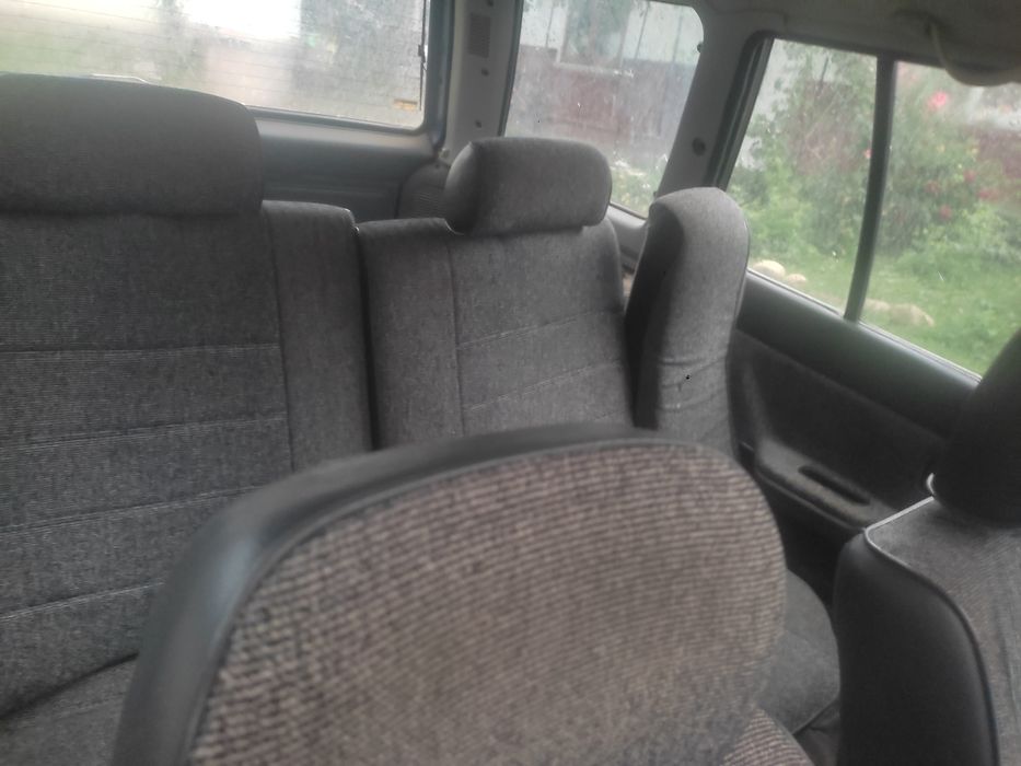 Мазда 323 на ходу