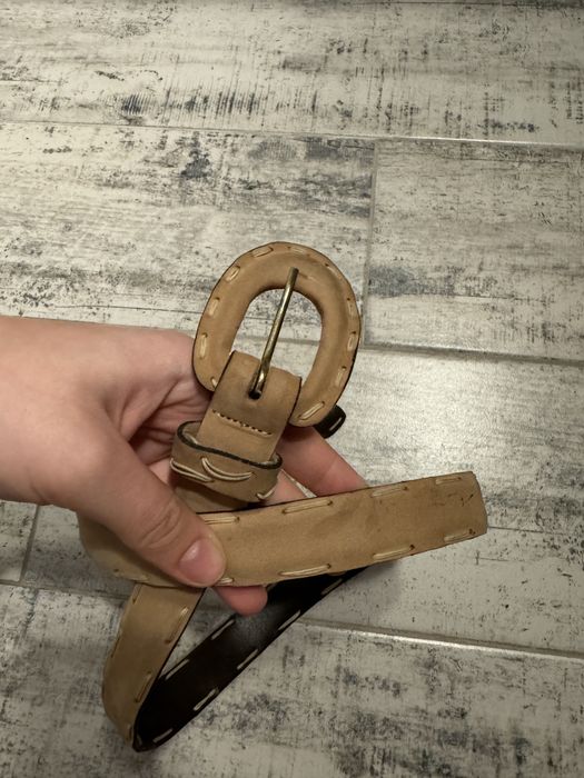 beżowy pasek do spodni