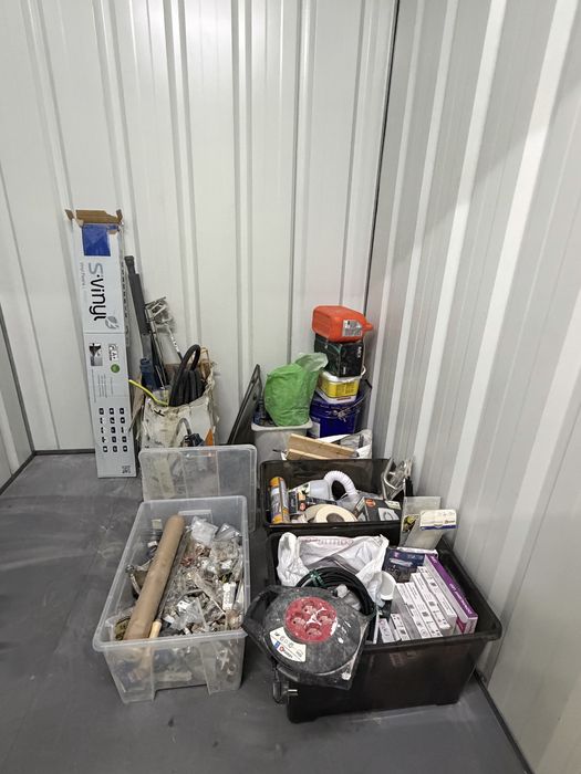 Materiais eletricos, canalizacão e ferramentas