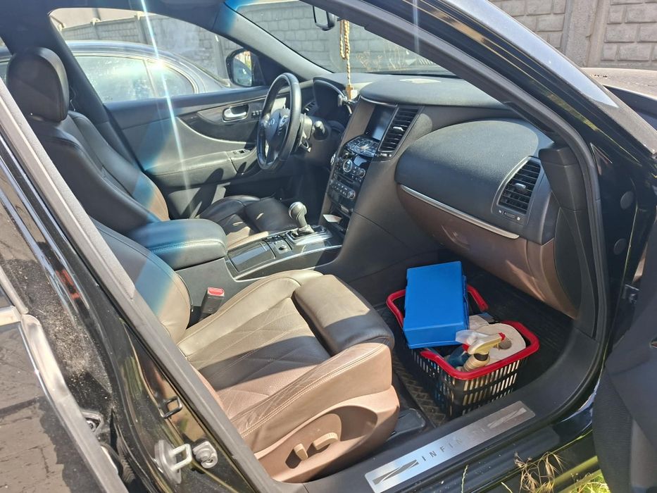 Infiniti fx30d zarejestrowany