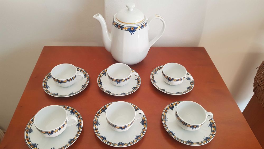 Serviço de café, Bule e Prato Vista alegre Colecção Sonata