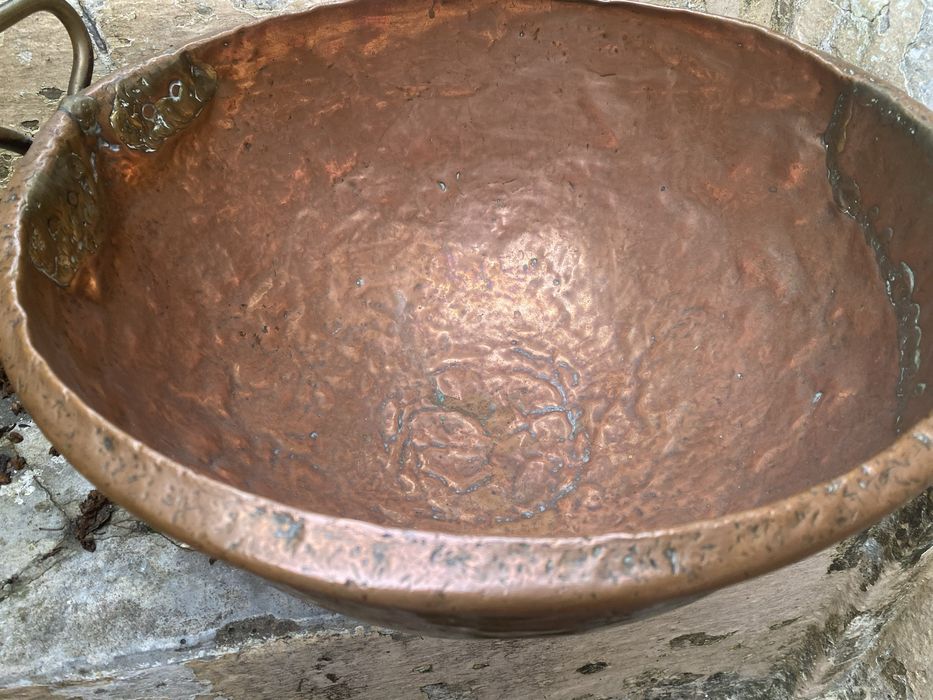 Caldeiro cobre artesanal polido base concava