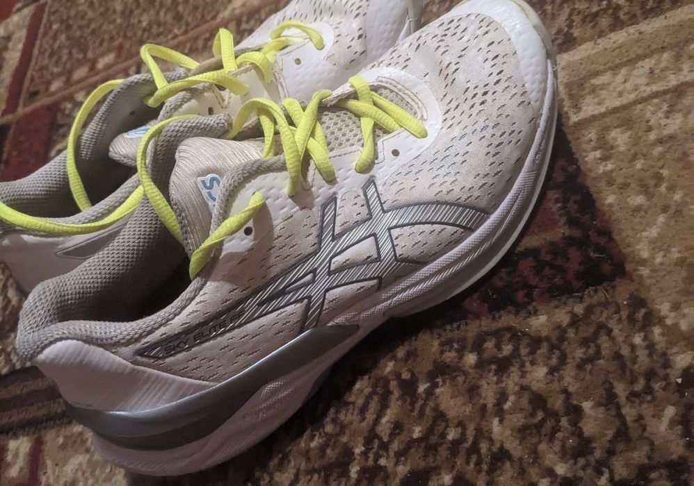 Волейбольні Asics groket 11 роспродаж