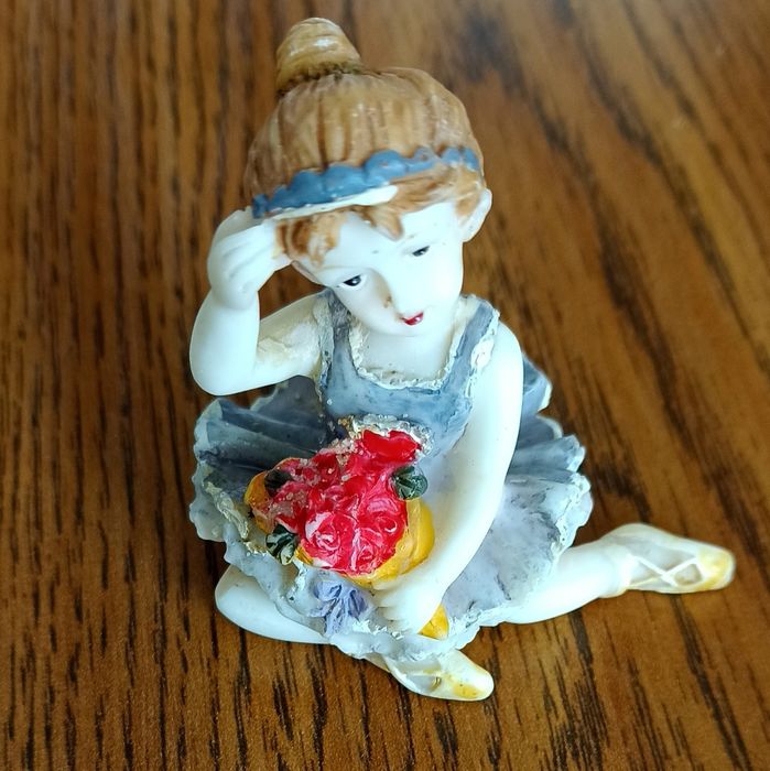 Baletnica,figurka ceramika,żywicowa 6 cm