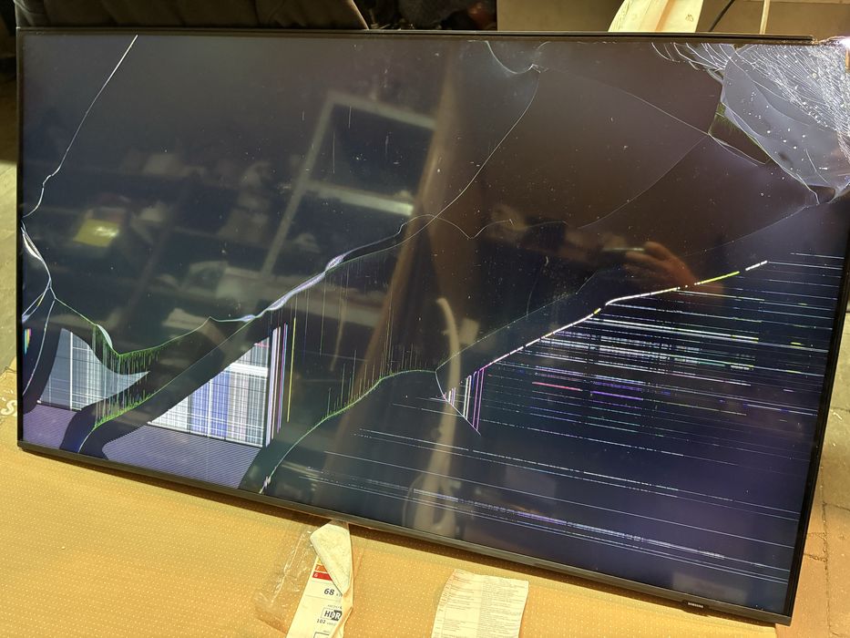 Телевізор Samsung QE50Q60BAUXXH, бита матриця