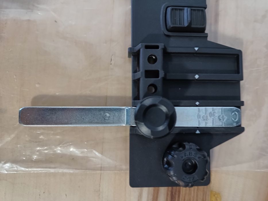 Адаптер для напрямної шини Makita 197005-0