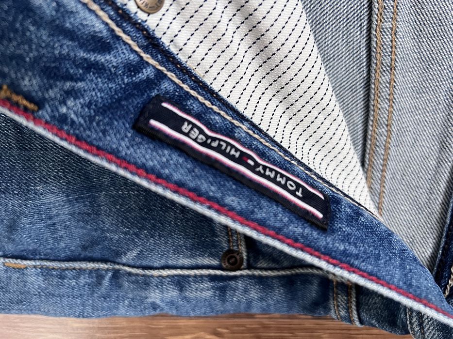 Spodnie Tommi Hilfiger dwa razy nałożone