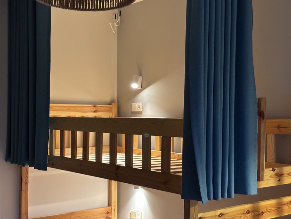 Łóżko piętrowe ze schodami MAGNUM z LITEGO DREWNA