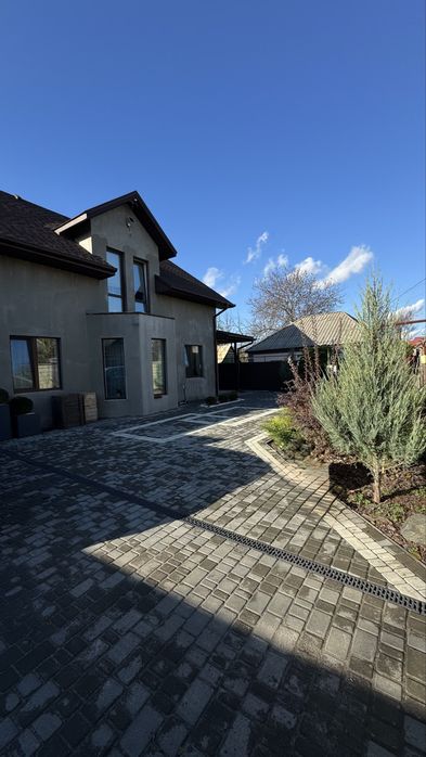 Будинок у місті , воронівка