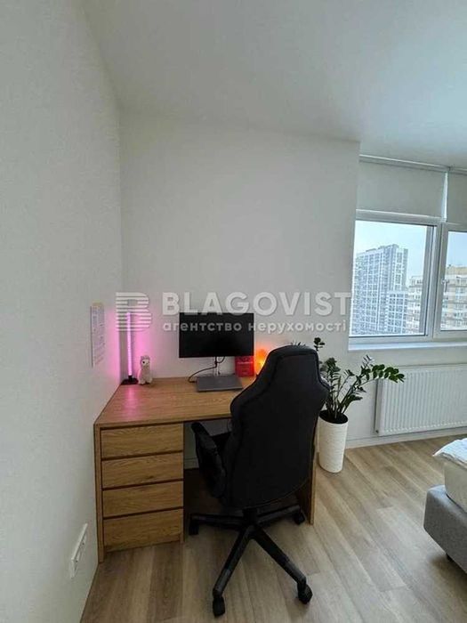 ЖК Варшавський Мікрорайон!2К/69м2 відмінний ремонт тепла зручна