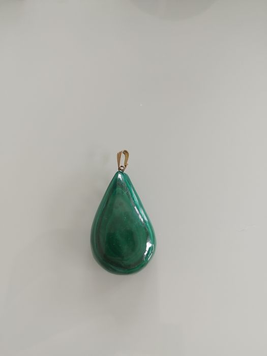 pendente vintage de malaquita. pedra real