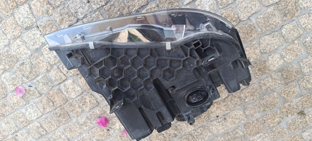 Farol  BMW X3 F25 X4 F26 LIFT LCI