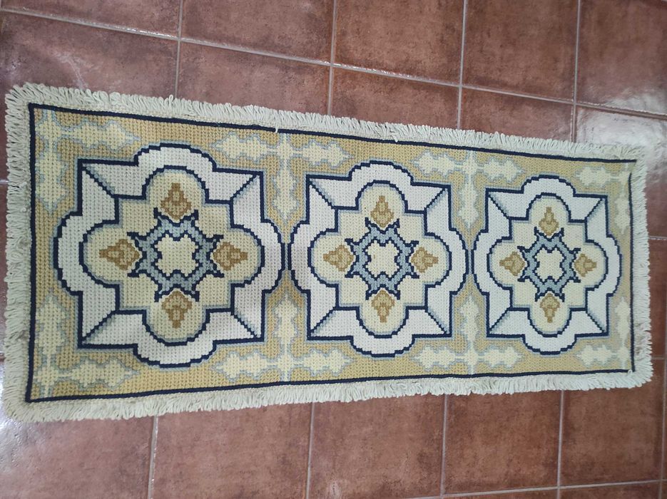 TAPETE DE ARRAIOLOS Feito à mão [Negociável]