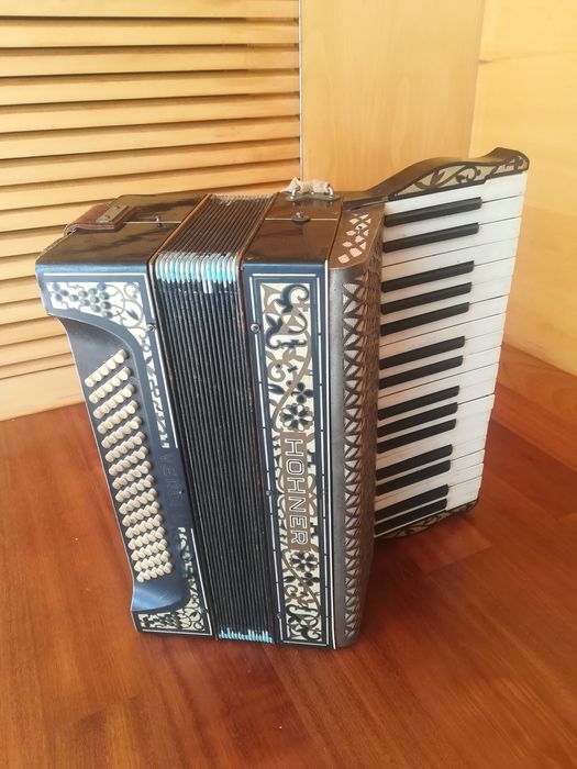Acordeão Hohner Verdi I I
