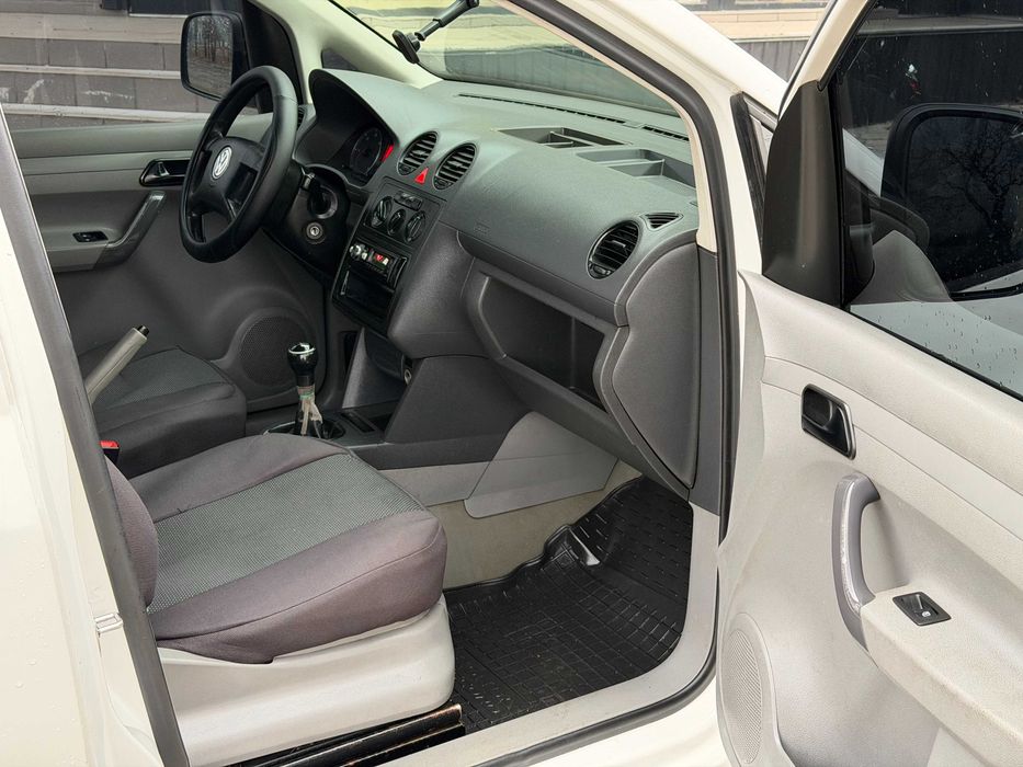Продам VOLKSWAGEN Caddy пас 2005 2.0d механiка