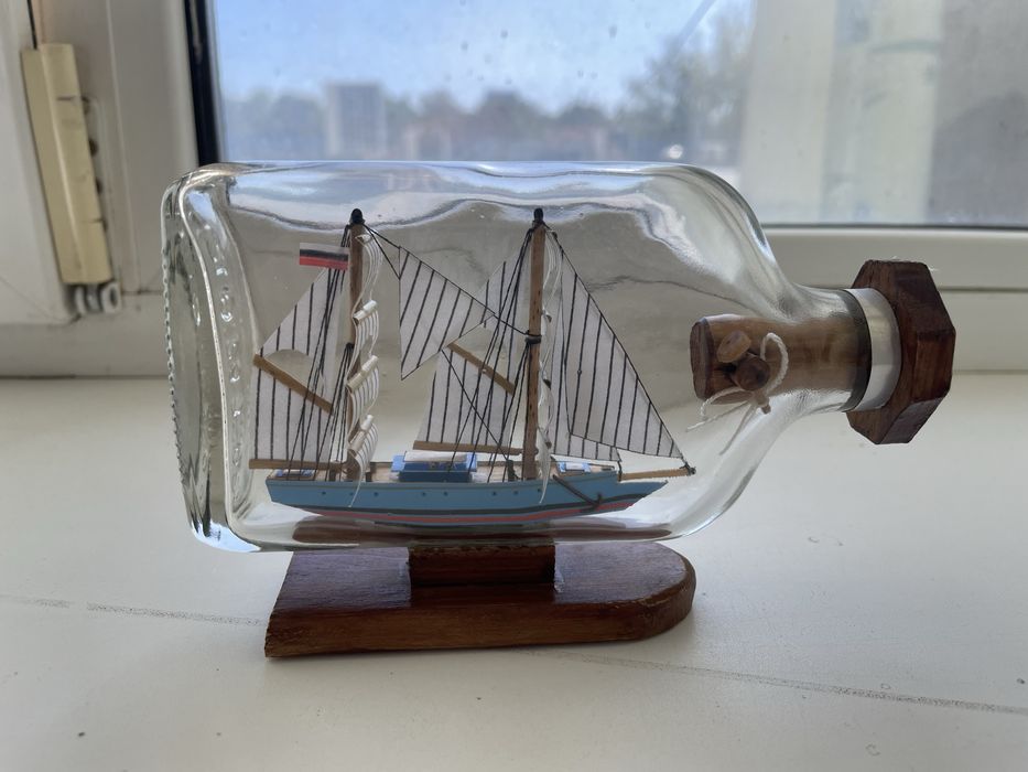 Корабль в бутылке