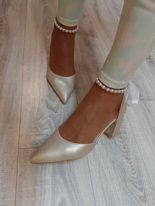 (40/41) Złote, bogato zdobione czółenka wieczorowe z perłami, NOWE