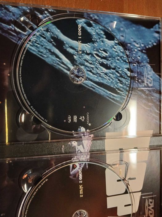 6 DVDs da Série ESPAÇO 1999 de 1976 Volume 2 (24 episódios)  Legendas em português. Usado em bom estado
