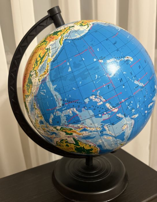 Глобус діаметром 22 на 26