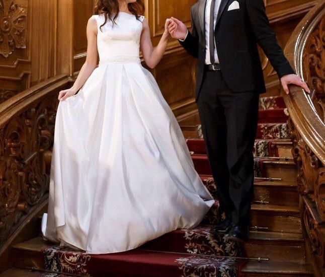 Продаю елегантне весільне плаття