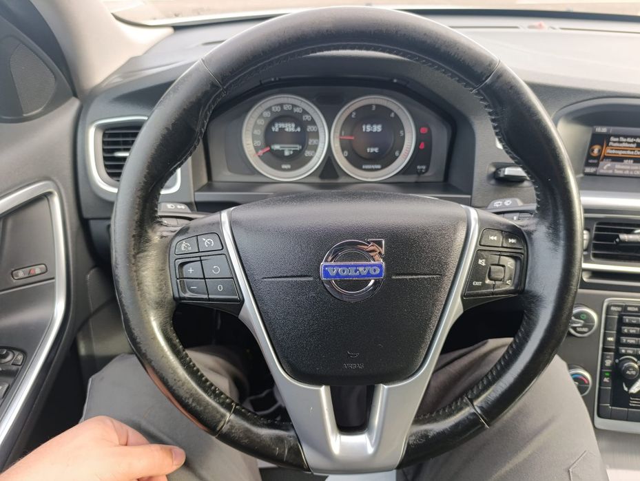 Possível crédito   impecável Volvo v60 2.0 diesel 163 cvs