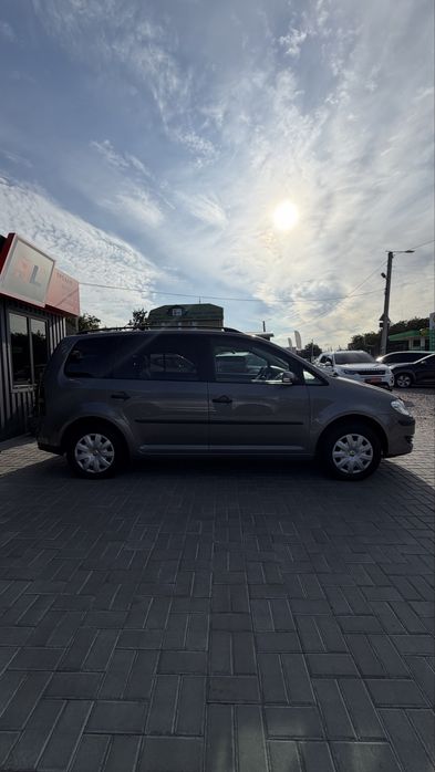 Volkswagen Touran Фольксваген Тоуран FL 2008р 1.6 MPІ бенз 5 МКПП 7 місць