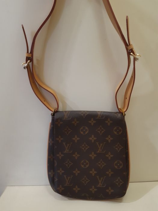 Torebka brązowa. LV.