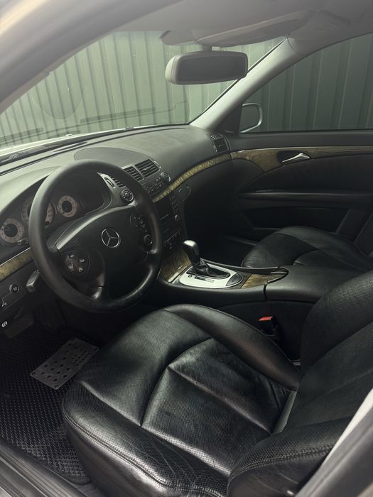 Продам Mercedes W211