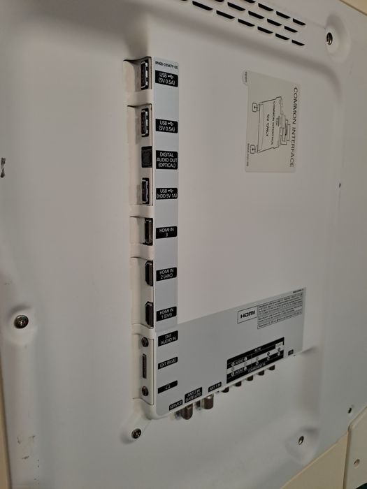 Samsung   UE 50ES6710S     50  дюймов