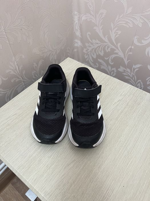 Кросівки на хлопчика оригінальні Adidas 30,5 розмір
