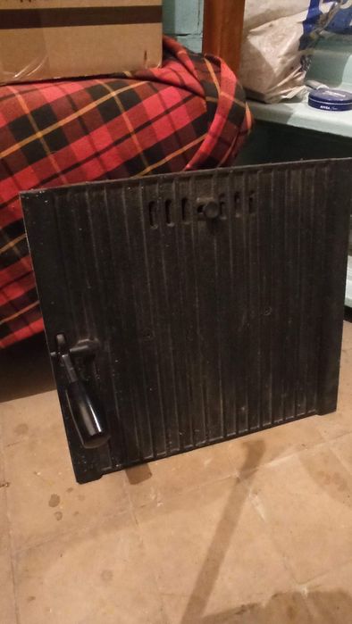 Продам дверцята до чавунного котла.