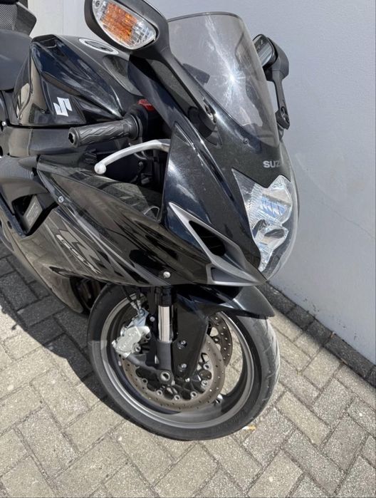 Vendo mota gsxr 600 , 7000 kmtrs