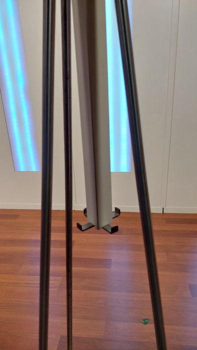 Bengaleiro de Design IKEA TJUSIG – Moderno e Funcional