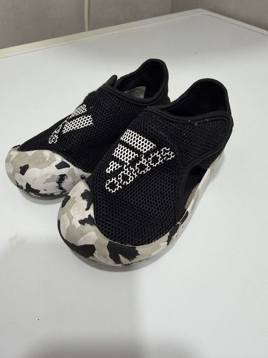 Босоніжки adidas