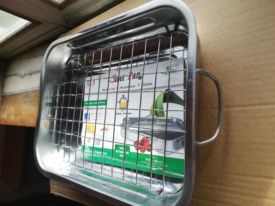 Assadeira E forma de pudim em metal   NOVAS l