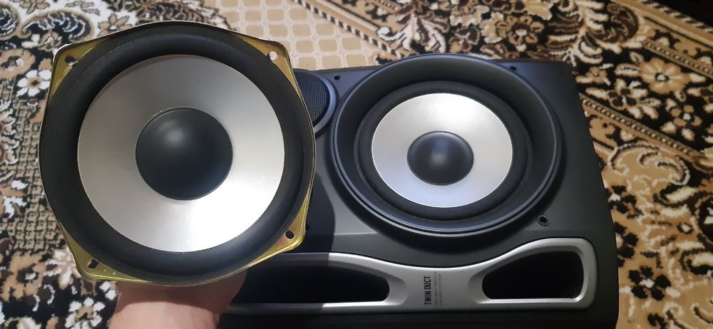 Колонки  Н.Ч динамики  Aiwa 999мк2