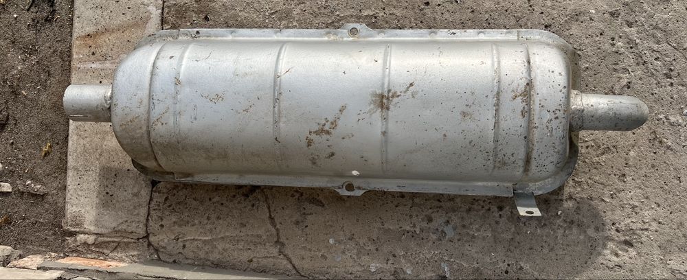 Продам глушитель на Москвич 2141