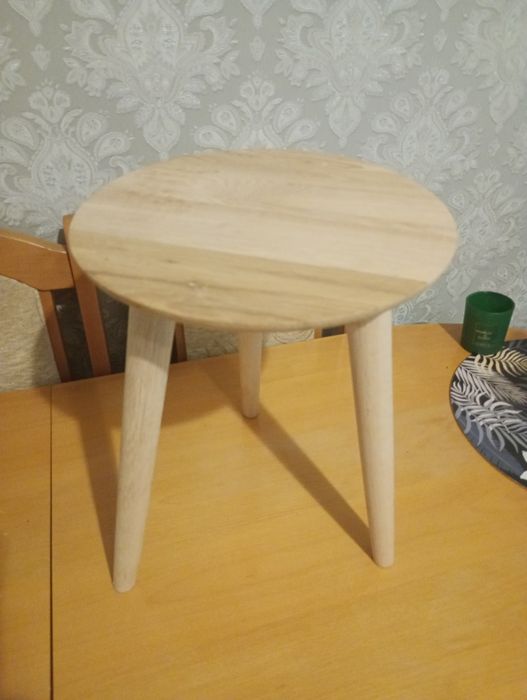 Stoliczek np.pod kwiatek