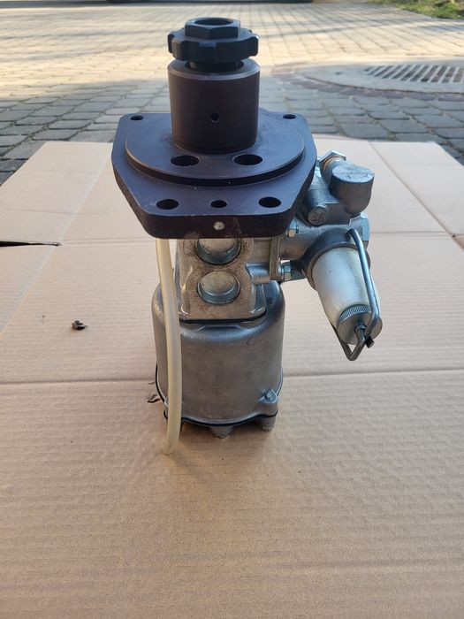 Pompa wtryskowa do ciągnika T25