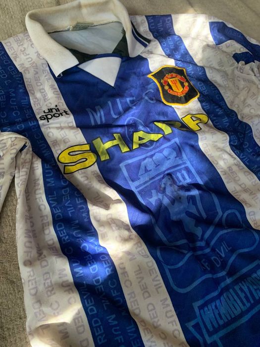 Футболка Manchester United
Umbro Sharp