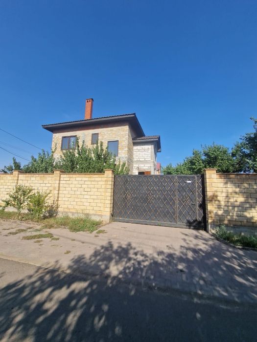 Продам свой новый дом пгт.Хлебодарское