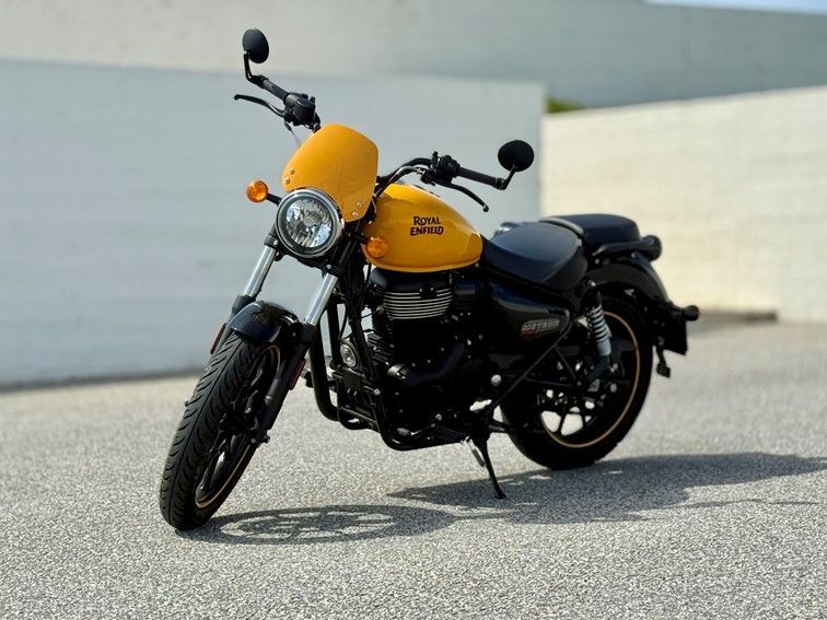 Royal Enfield Meteor 350 Fireball Yellow
