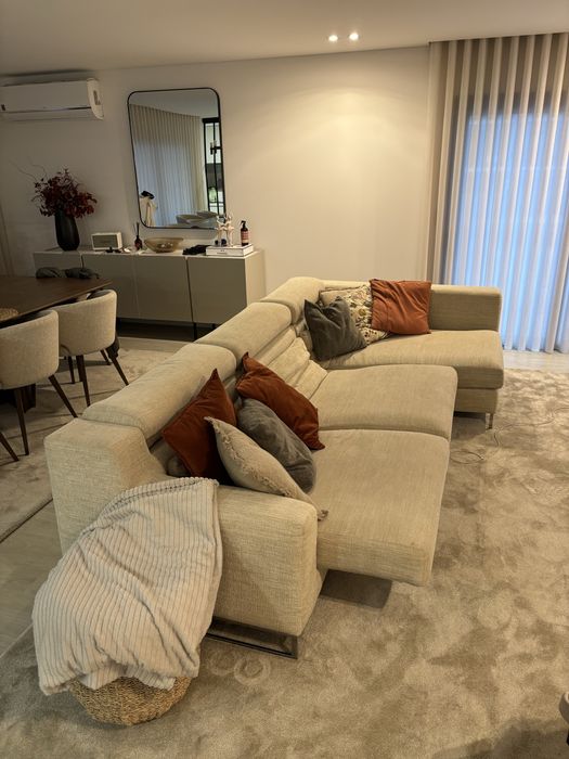 Sofa Bege com Chaise e sistema extensivel