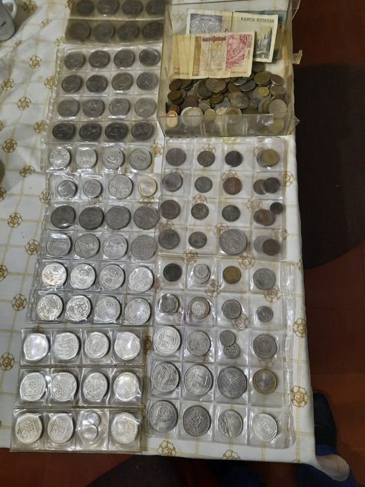 Moedas de Escudo Antigas e Outras