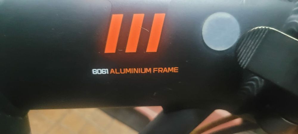 Bicicleta Elétrica todo o terreno dobravel,como nova com Top case