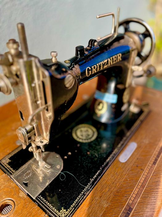 Zabytkowa maszyna - można przerobić na stolik